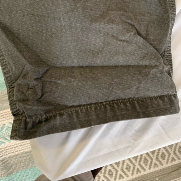 Carhartt cargo in great used condition - Picture 8 of 8